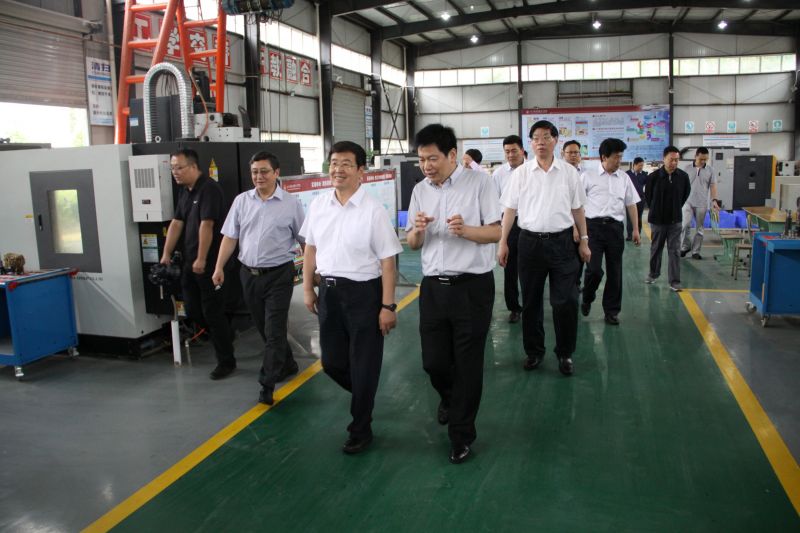 中央統(tǒng)戰(zhàn)部副部長、國家民委主任、黨組書記巴特爾、省委常委、統(tǒng)戰(zhàn)部部長崔保華，州委書記林書成，州委副書記、州長羅涼清、中央統(tǒng)戰(zhàn)部七局局長沈陽，國家民委辦公廳主任張京澤、研究室主任石玉鋼，省委統(tǒng)戰(zhàn)部副部長、省民宗委主任姚斌參加調(diào)研 (3).JPG