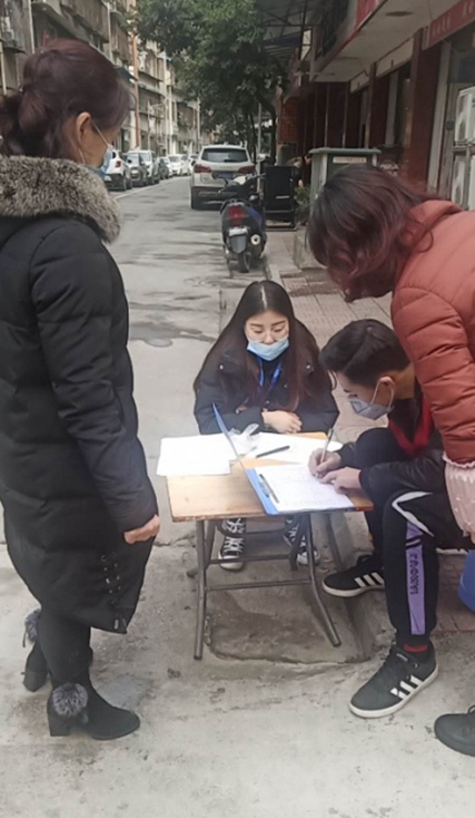 在主要街路做好排查登記、引導(dǎo)、宣傳等工作。_副本.jpg