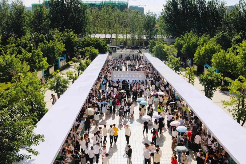 四川應(yīng)用技術(shù)職業(yè)學院（西昌職校）舉行2021屆畢業(yè)生就業(yè)暨2022屆畢業(yè)生實習雙選會2.jpg